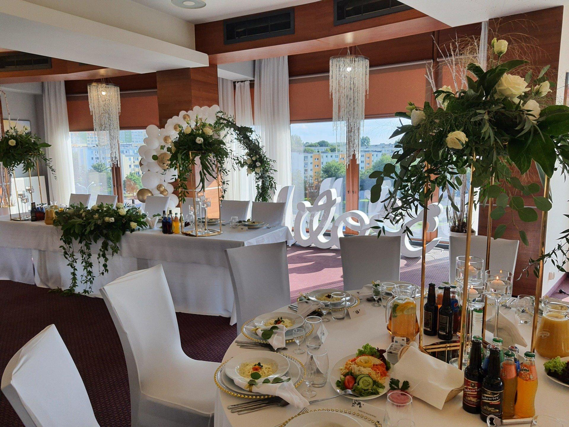 เมอร์เคียว เพียทร์โคว์ ตรือบูนาลสกี้ เวสติล โฮเต็ล Hotel พิยอตตูร์กุฟ เทรบูนัลสกี ภายนอก รูปภาพ