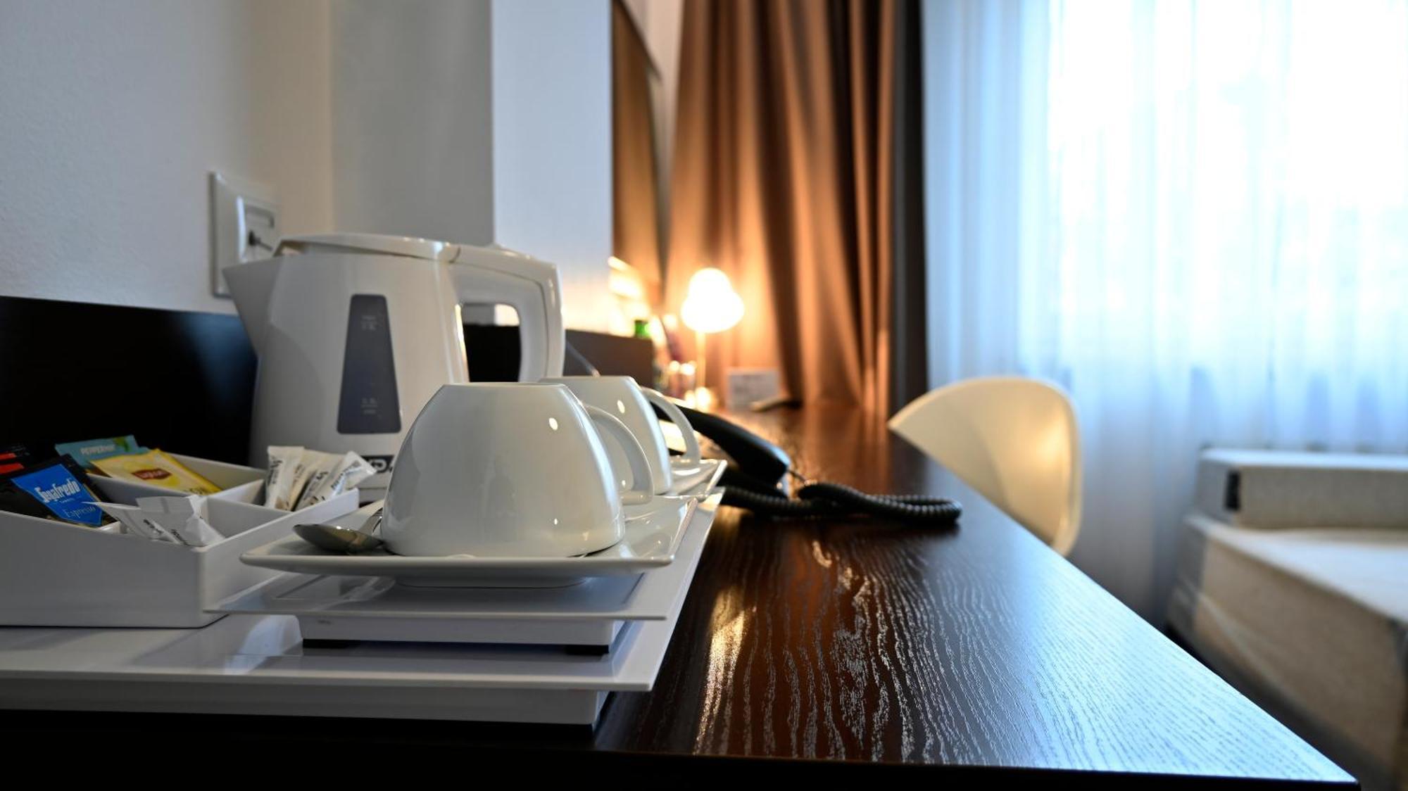 เมอร์เคียว เพียทร์โคว์ ตรือบูนาลสกี้ เวสติล โฮเต็ล Hotel พิยอตตูร์กุฟ เทรบูนัลสกี ภายนอก รูปภาพ