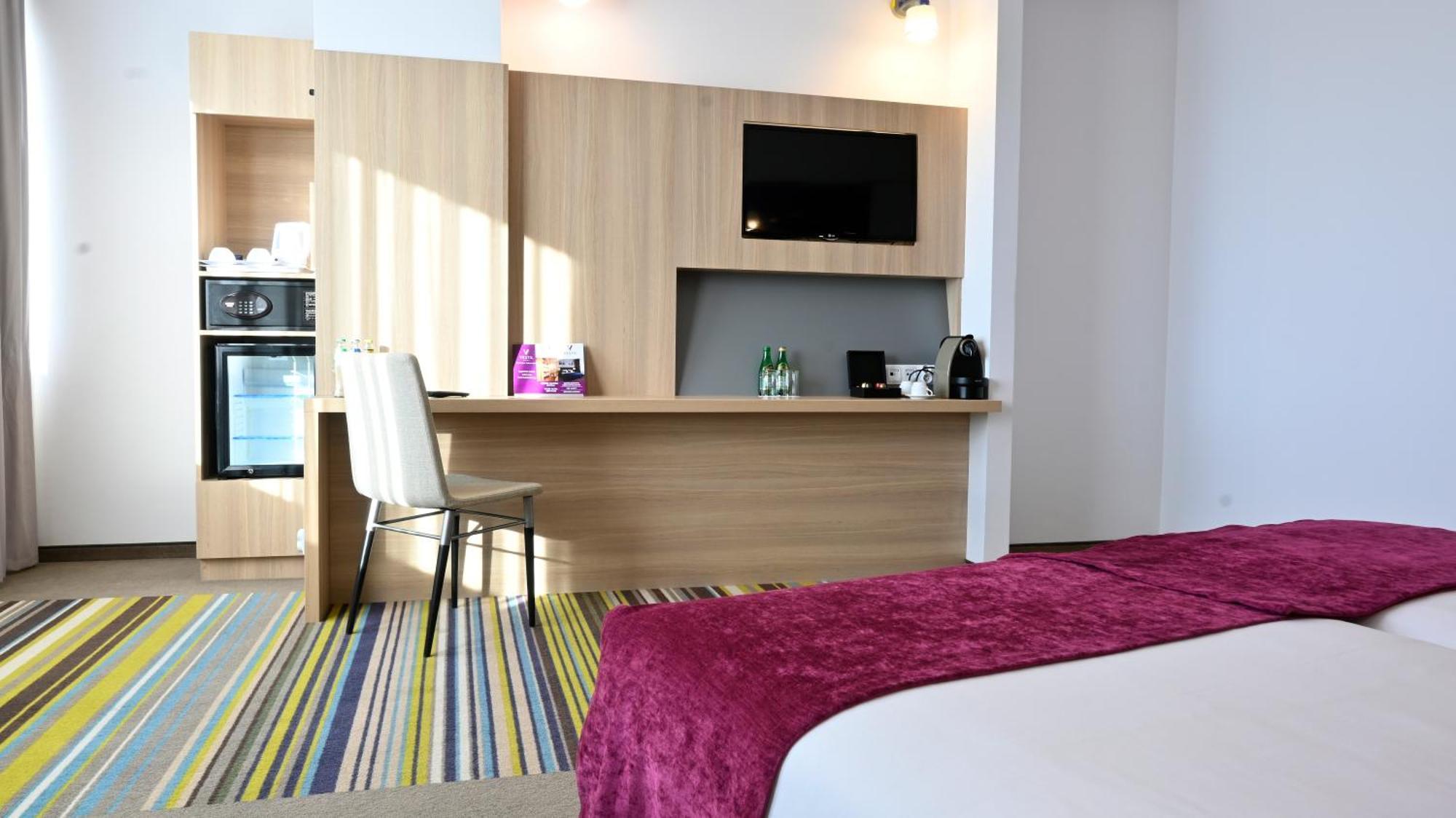 เมอร์เคียว เพียทร์โคว์ ตรือบูนาลสกี้ เวสติล โฮเต็ล Hotel พิยอตตูร์กุฟ เทรบูนัลสกี ภายนอก รูปภาพ