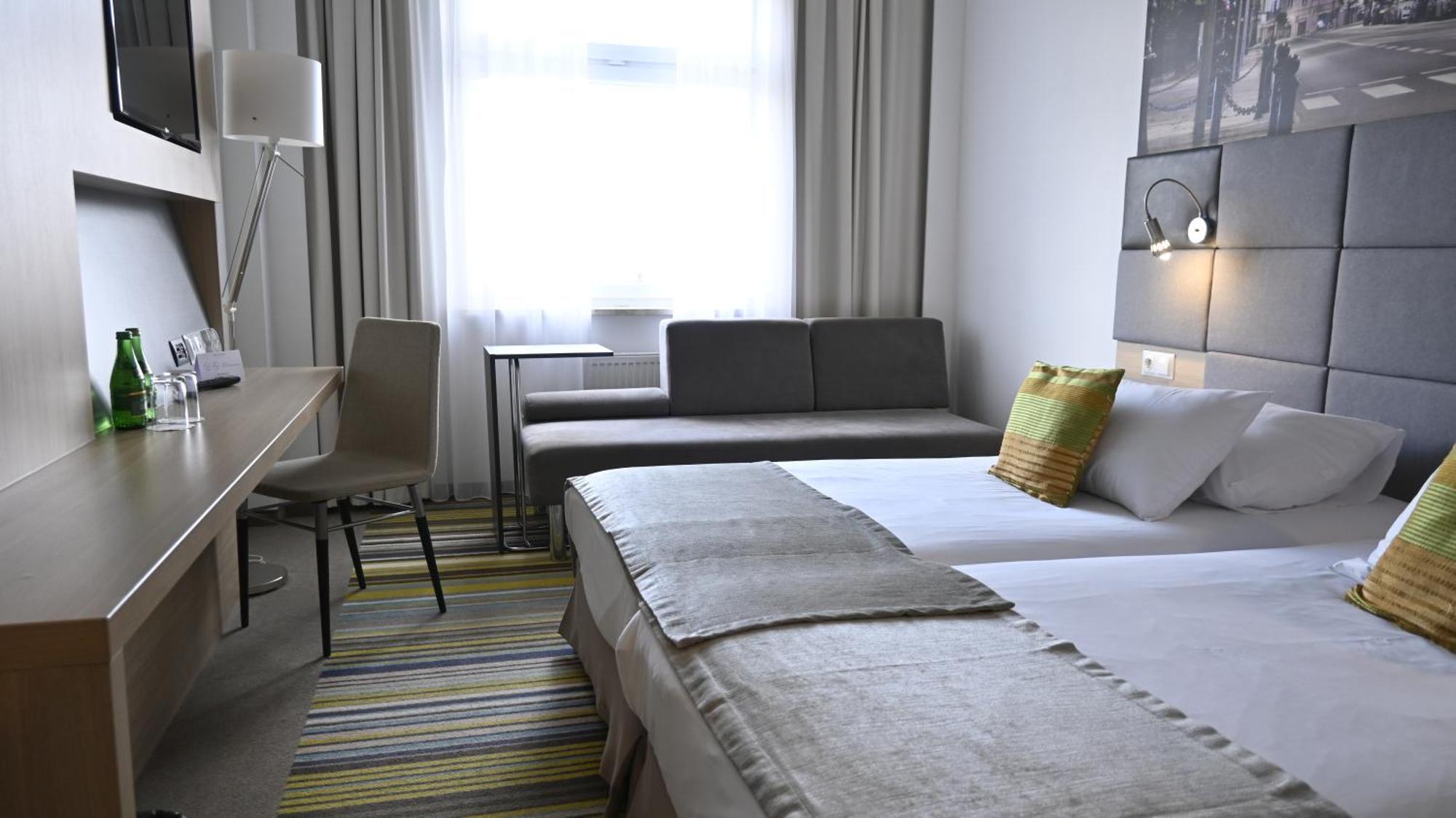 เมอร์เคียว เพียทร์โคว์ ตรือบูนาลสกี้ เวสติล โฮเต็ล Hotel พิยอตตูร์กุฟ เทรบูนัลสกี ภายนอก รูปภาพ