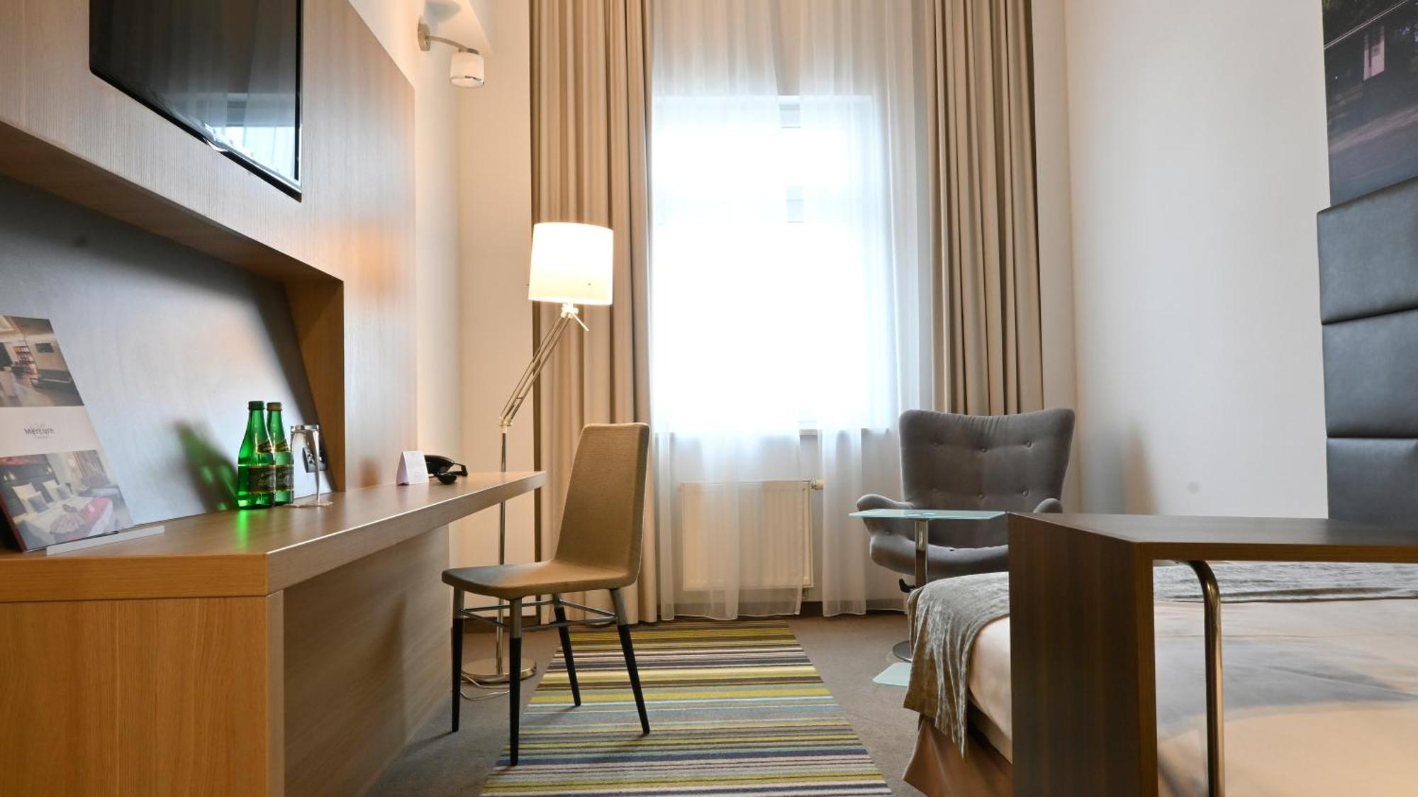 เมอร์เคียว เพียทร์โคว์ ตรือบูนาลสกี้ เวสติล โฮเต็ล Hotel พิยอตตูร์กุฟ เทรบูนัลสกี ภายนอก รูปภาพ
