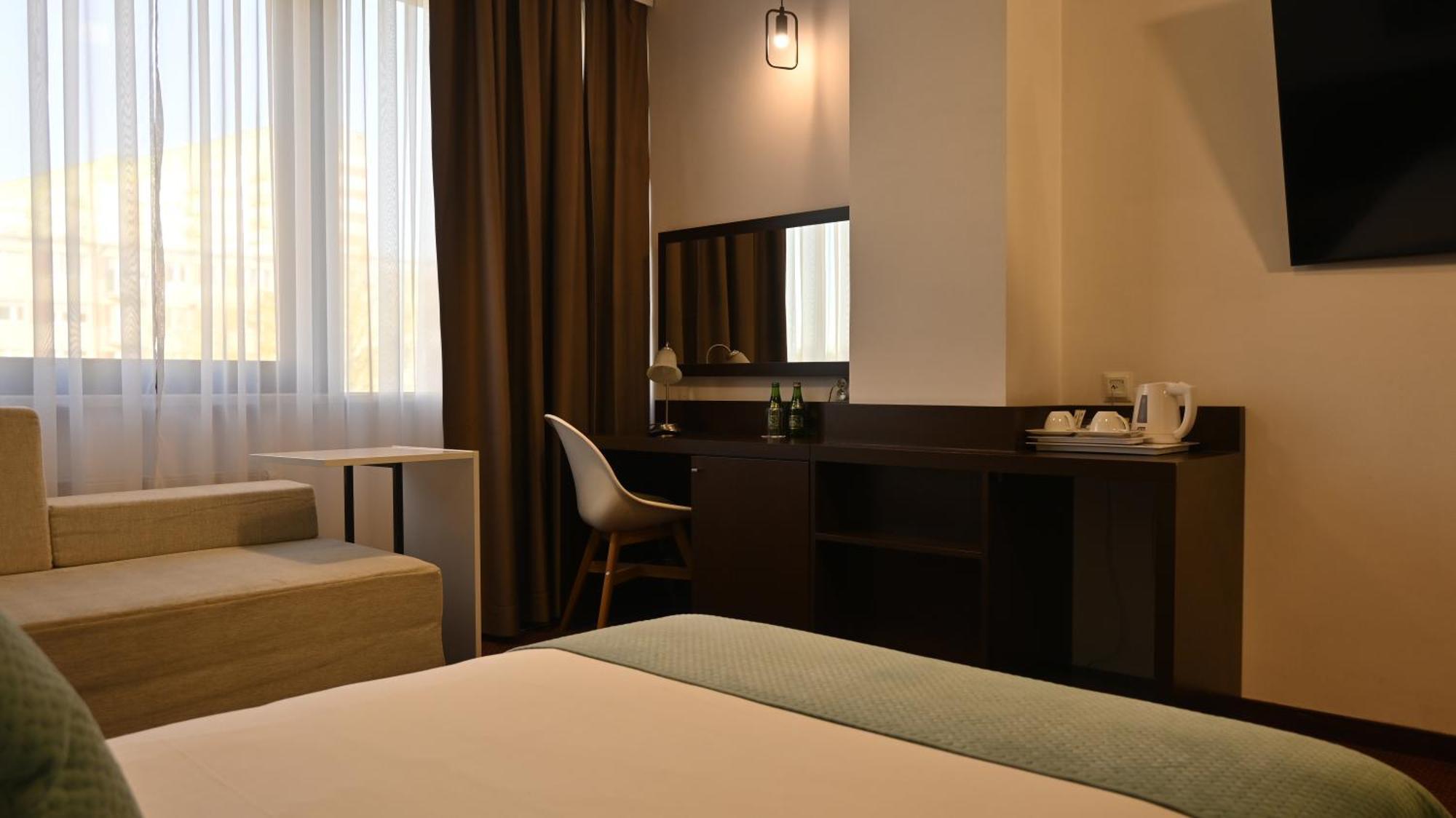 เมอร์เคียว เพียทร์โคว์ ตรือบูนาลสกี้ เวสติล โฮเต็ล Hotel พิยอตตูร์กุฟ เทรบูนัลสกี ภายนอก รูปภาพ